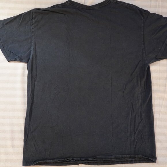 Unisex The Used Heartwork T Shirt Skeleton with Heart sz L Excellent Condition - Picture 3 of 3